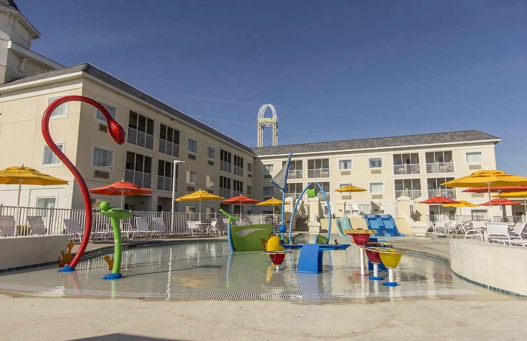 Cedar Point Hotel Breakers-1