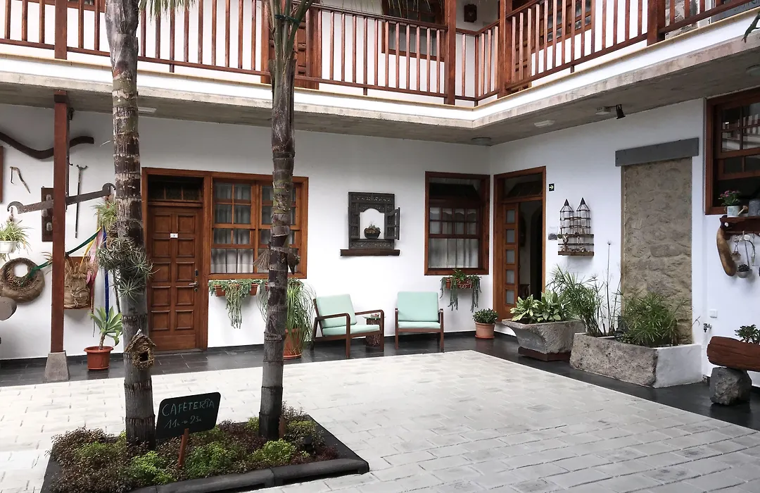 Gara Hotel-1
