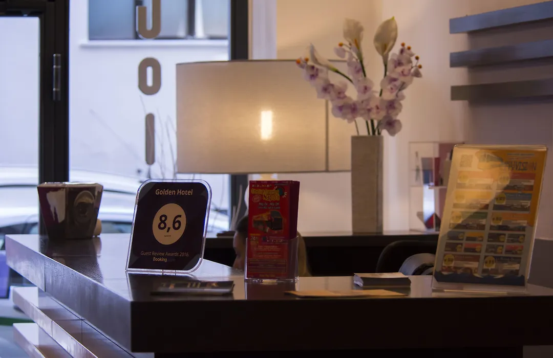 Golden Hotel-1