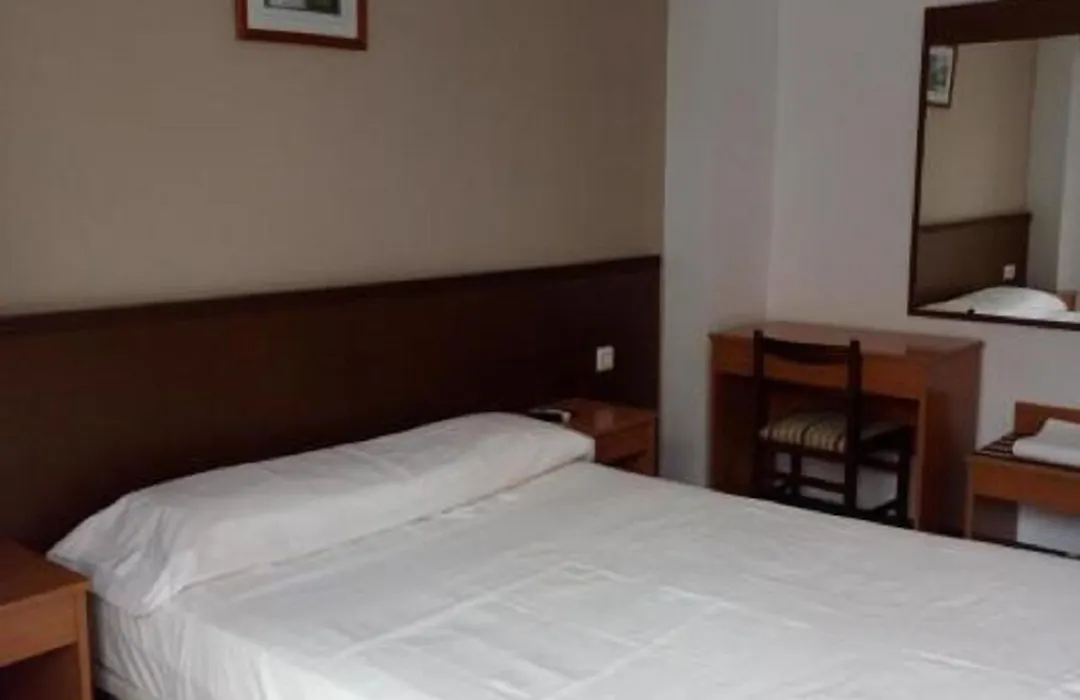 Hotel Iris-1