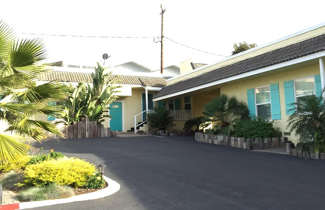 Beach Bungalow Inn And Suites-1
