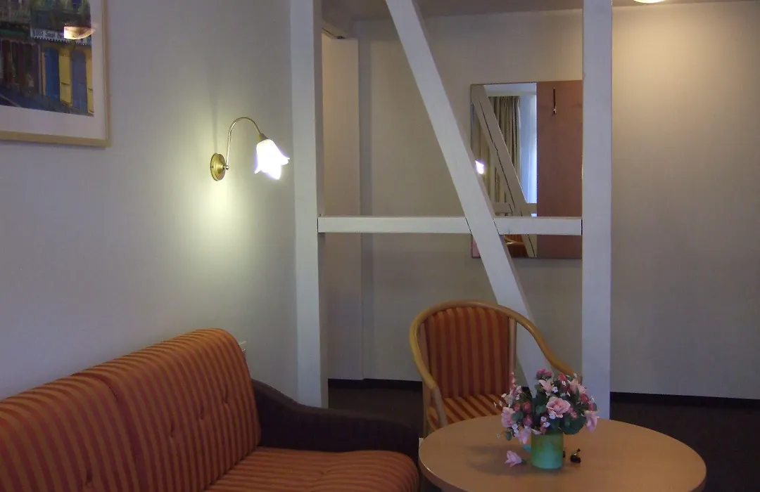 Hotel Bergfrieden-1