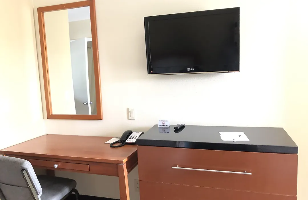 Simply Home Inn & Suites - Riverside-1