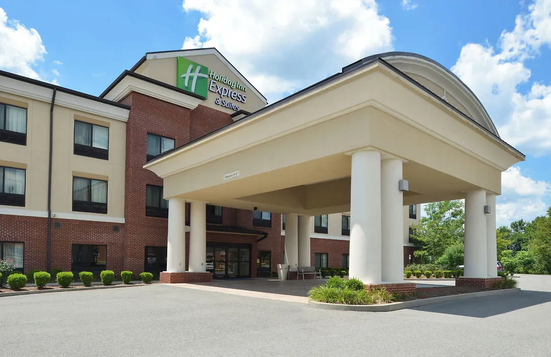 Holiday Inn Express & Suites Fairmont By Ihg-1