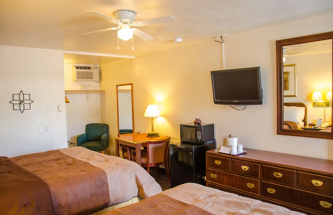 Budget Inn & Suites Colby-1