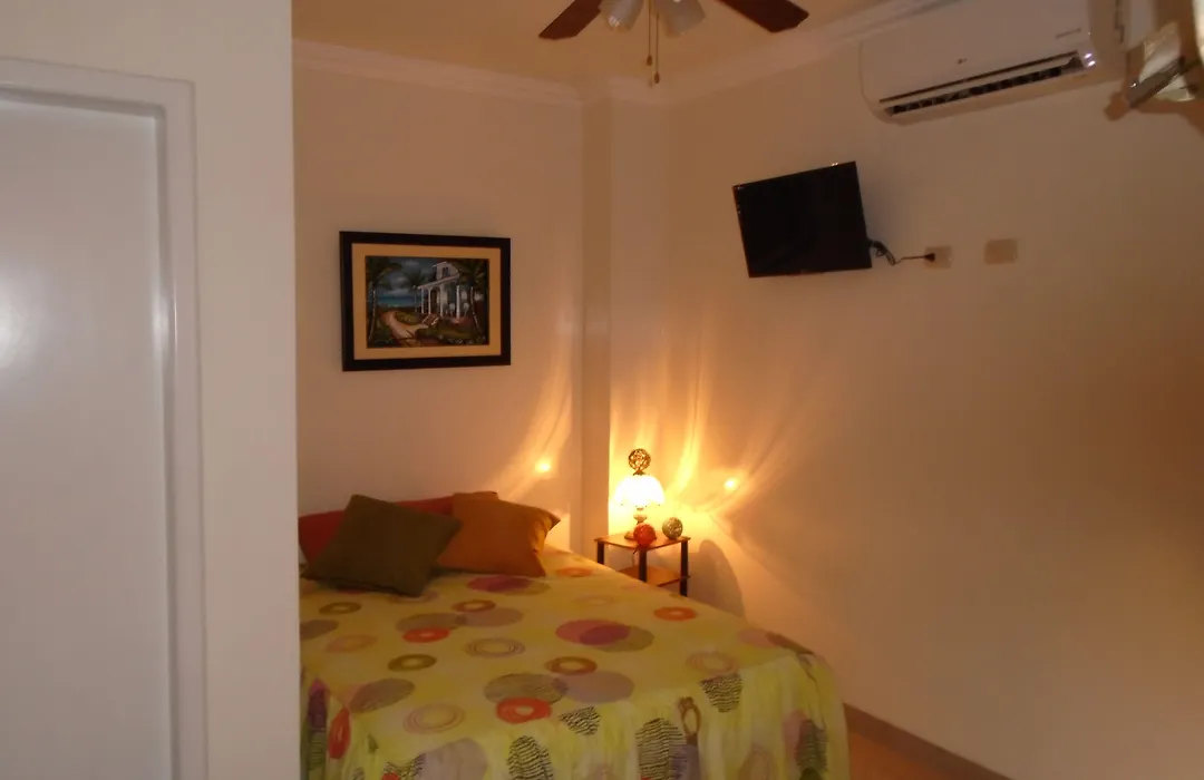 Hotel Jeshua Simmonds-1