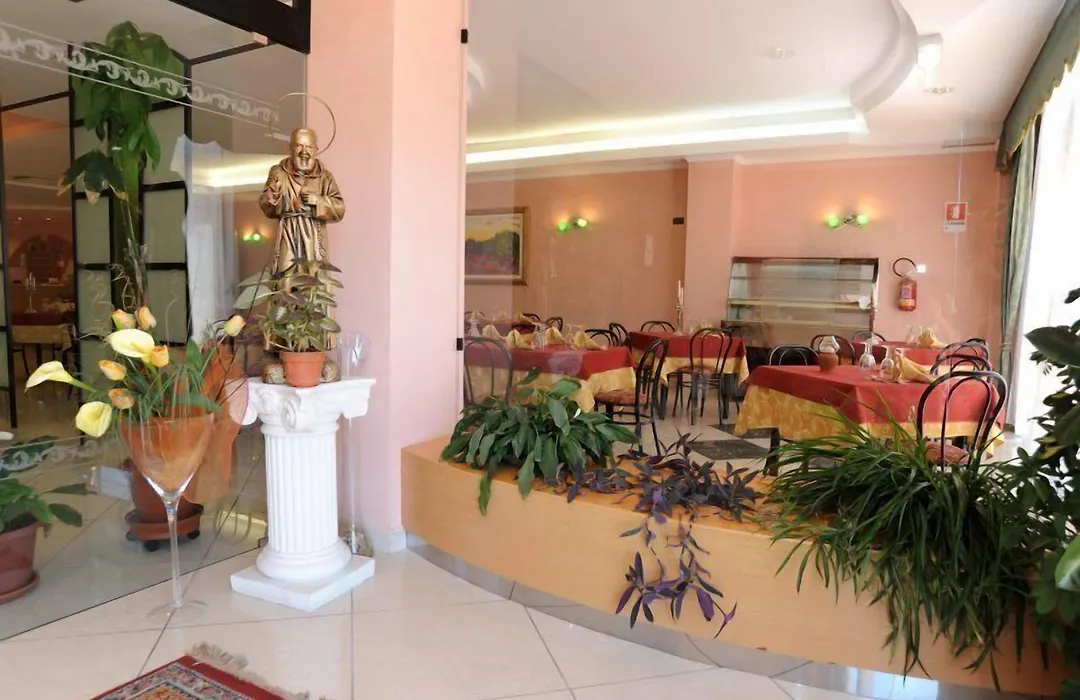 Hotel Garden-1