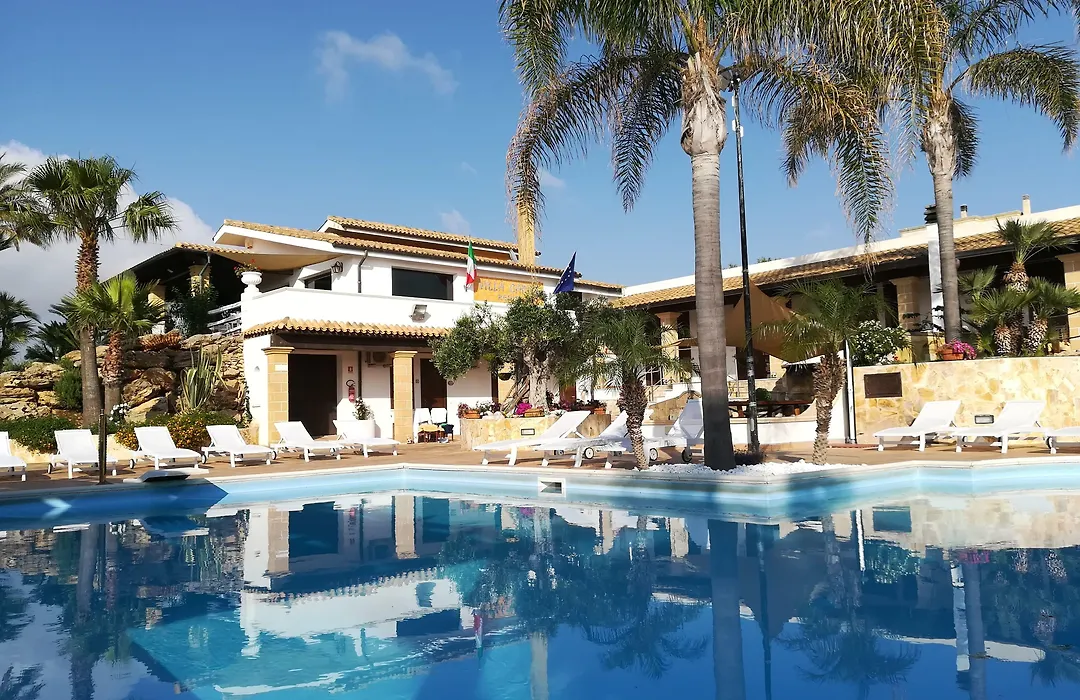 Villa Carlo Resort-1