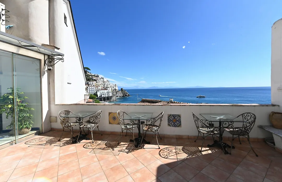 Hotel Croce Di Amalfi-1