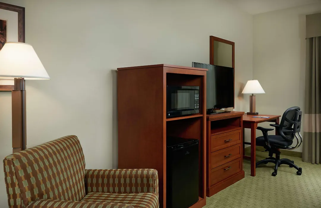 Hampton Inn And Suites Salem-1