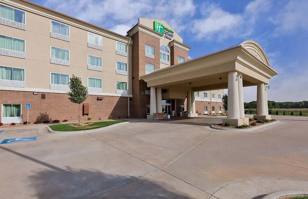 Holiday Inn Express Hotel & Suites Salina By Ihg-1
