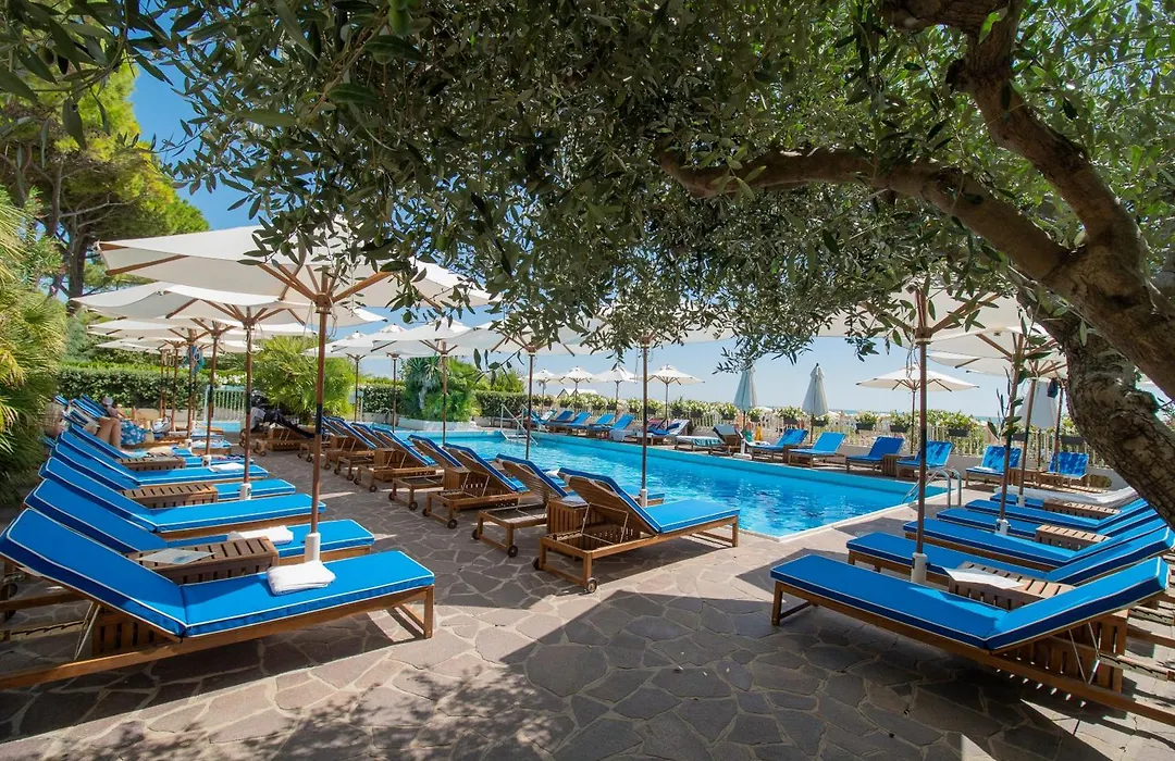Hotel Majestic-1