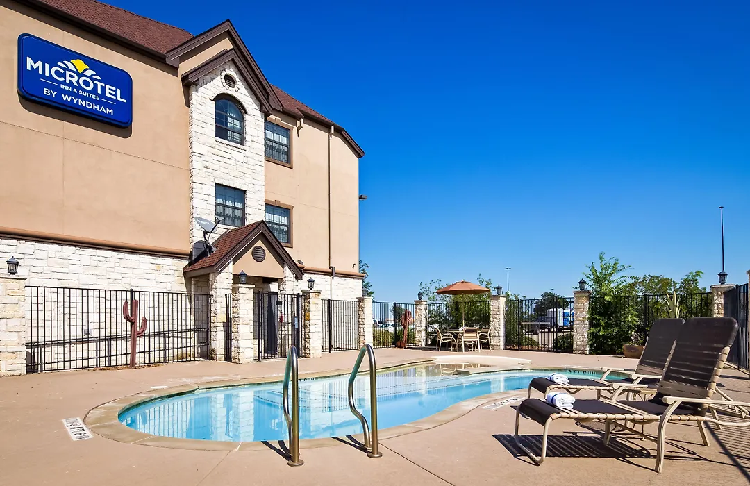 Microtel Inn & Suites By Wyndham Buda Austin South-1
