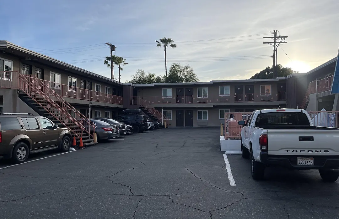 La Casa Inn-1