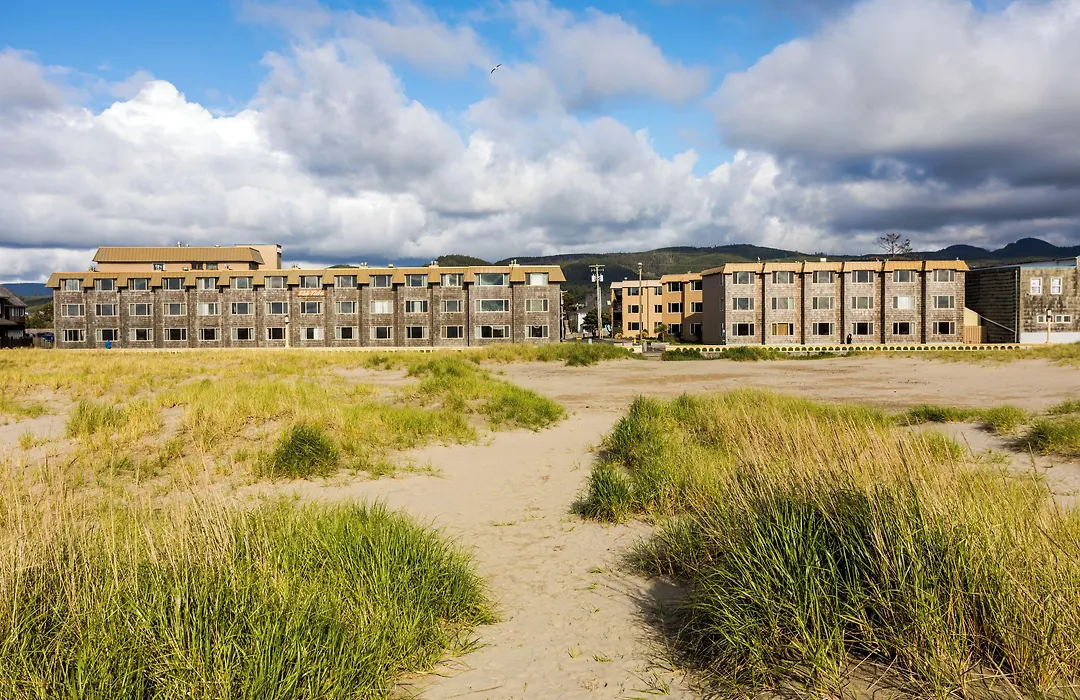 Ebb Tide Oceanfront Inn-1