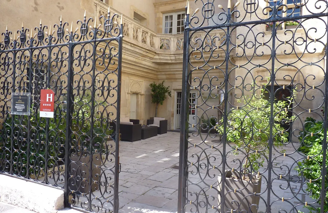 Hotel D'haussonville-1