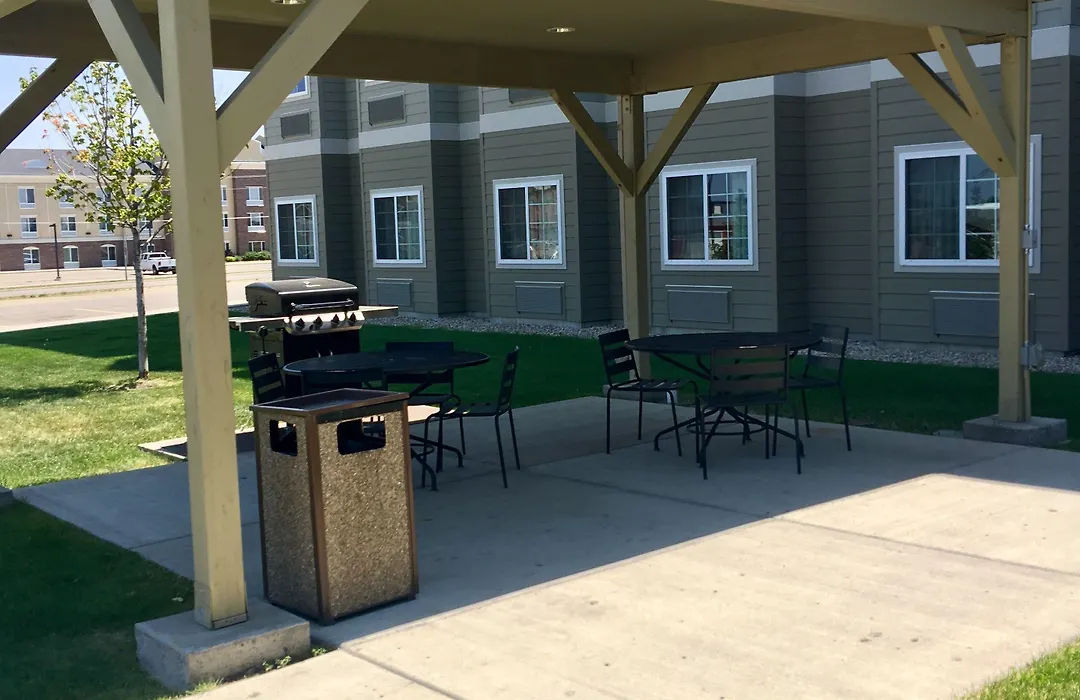 Microtel Inn & Suites By Wyndham Minot-1