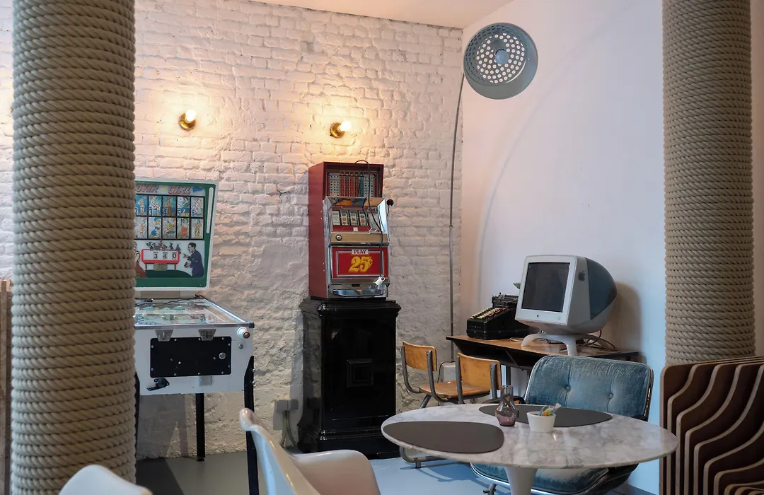 Hotel Retro-1