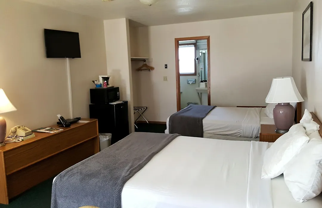 Hillcrest Inn-1