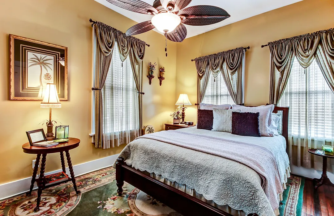Green Palm Inn-1