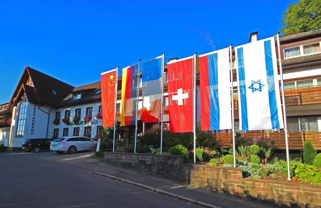 Hotel Waldblick BSR Garten mit Pavillons im Schwarzwald, ideal für Paare, Familien, Hunde-1