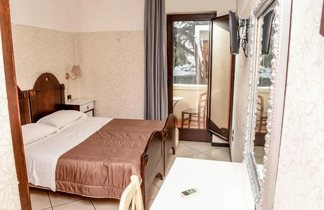 Business Hotel-1