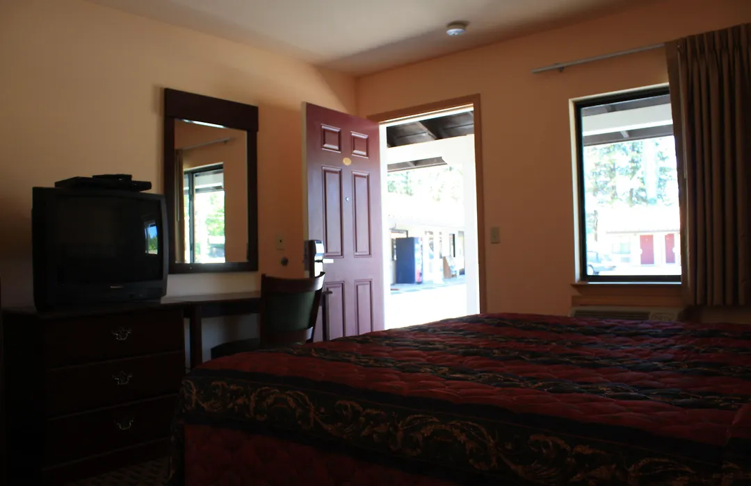 Gold Trail Motor Lodge-1