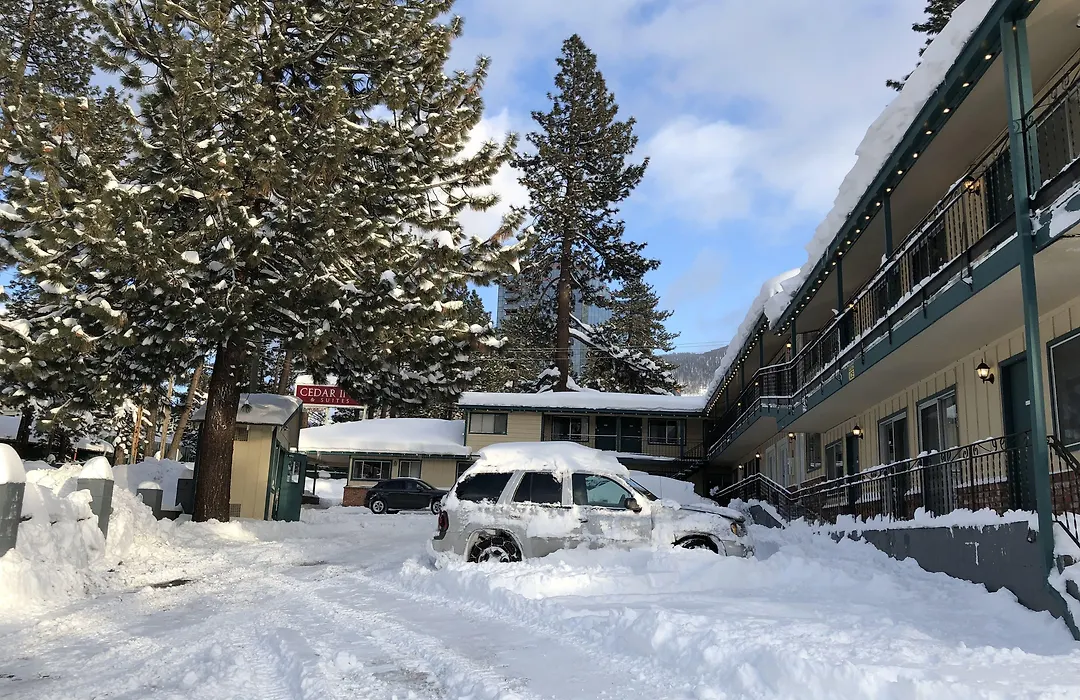 Cedar Inn & Suites-1