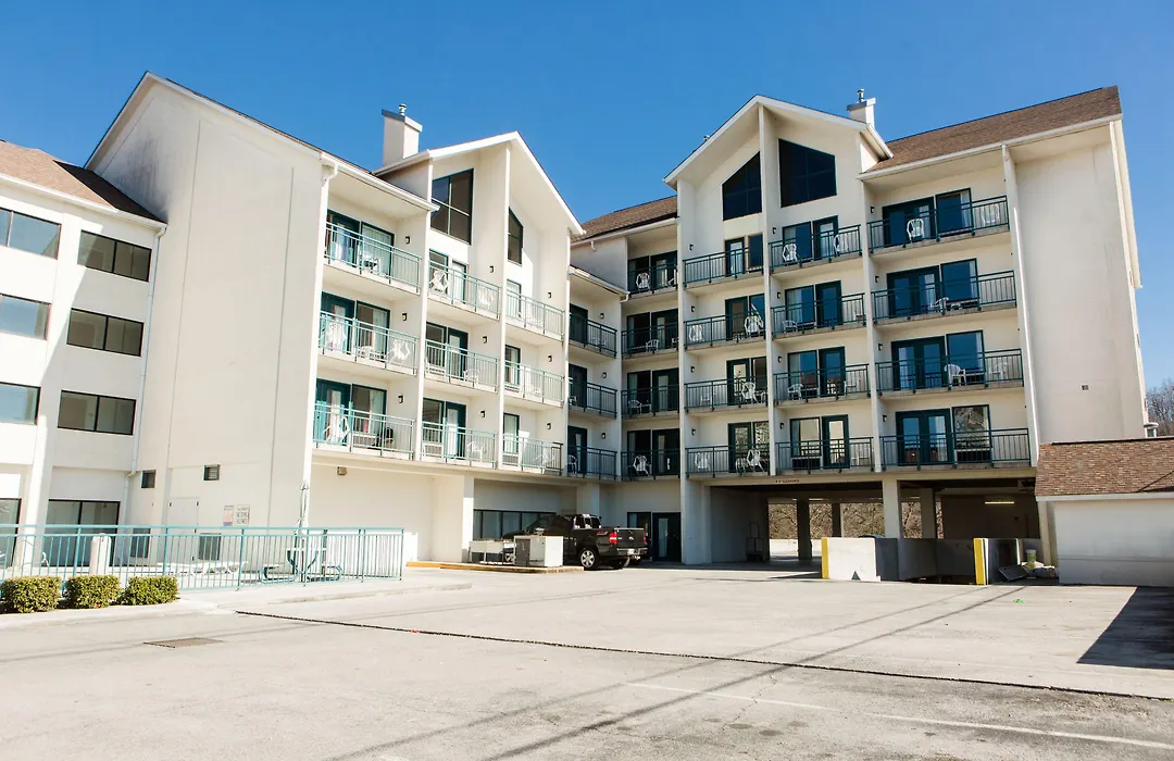 Best Western Plus Apple Valley Lodge Pigeon Forge-1