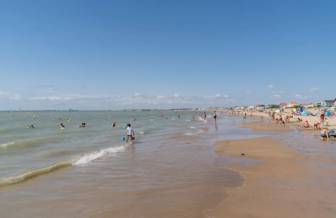 Les Flots - Hôtel et Restaurant face à l'océan - Châtelaillon-Plage-1