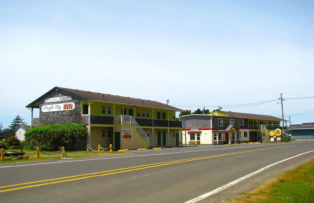 Pacific City Inn-1