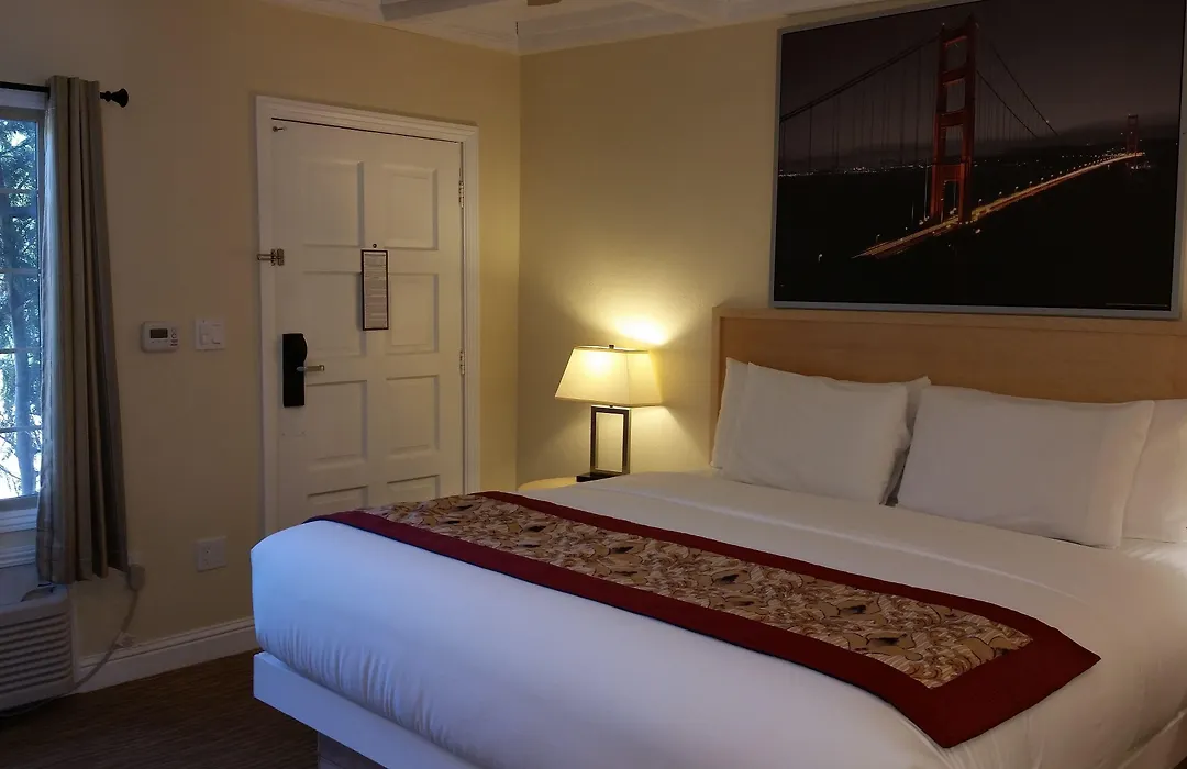 Marin Lodge-1