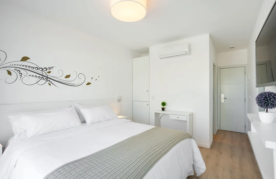 20 Hotel-1