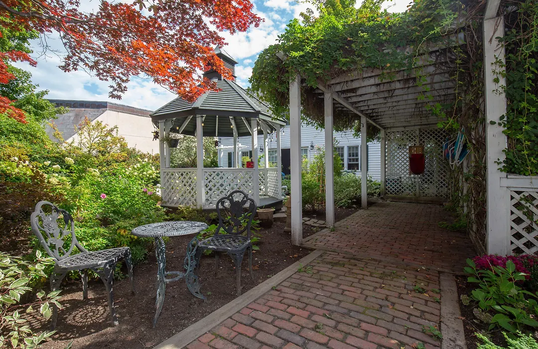 Clark Currier Inn-1