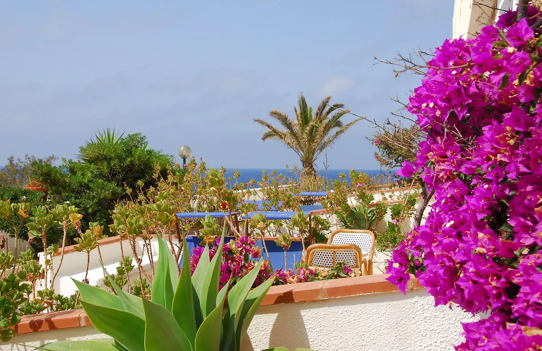 Hotel Il Faro Della Guitgia Tommasino-1