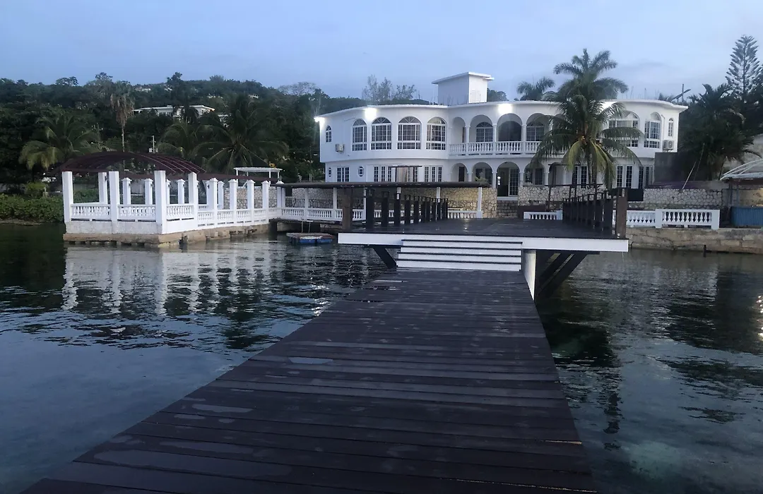 Waters Edge Guest House-1