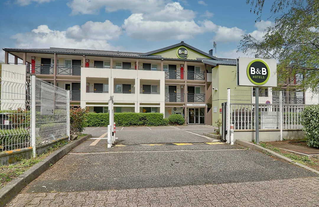 B&B HOTEL Clermont-Ferrand Le Brézet Aéroport-1