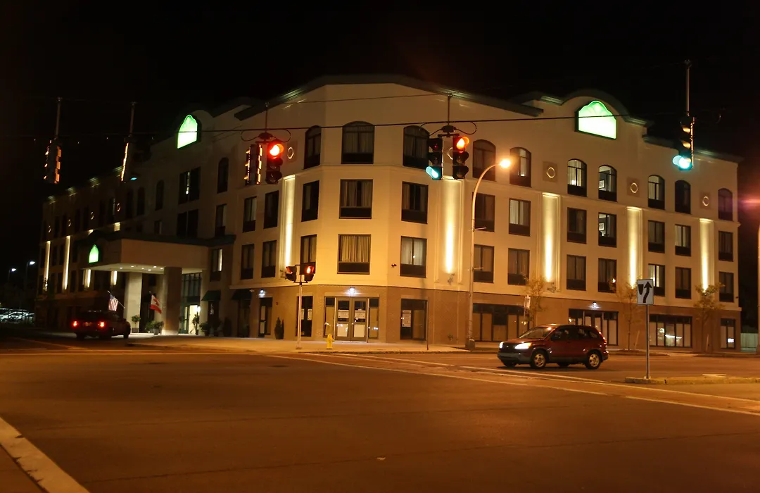Wingate By Wyndham Niagara Falls-1