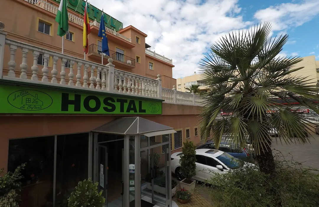Hostal La Casa de Enfrente-1