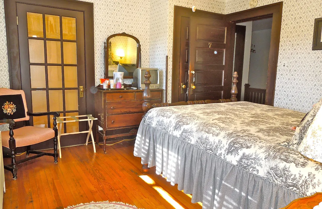 Oakland Cottage Bed And Breakfast-1