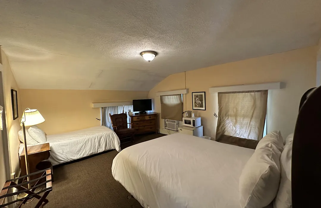 The Colonial Inn & Creamery-1