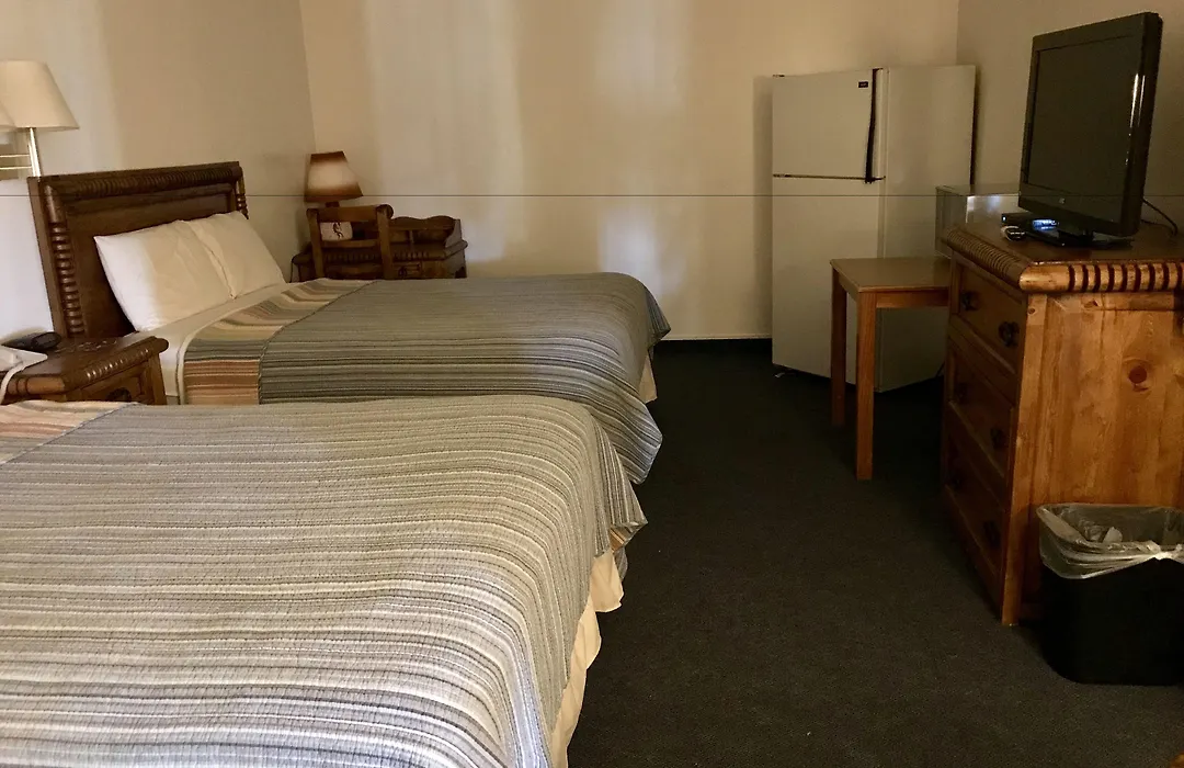 Four Corners Inn-1