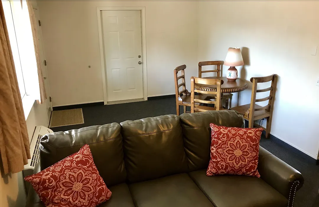 Four Corners Inn-1