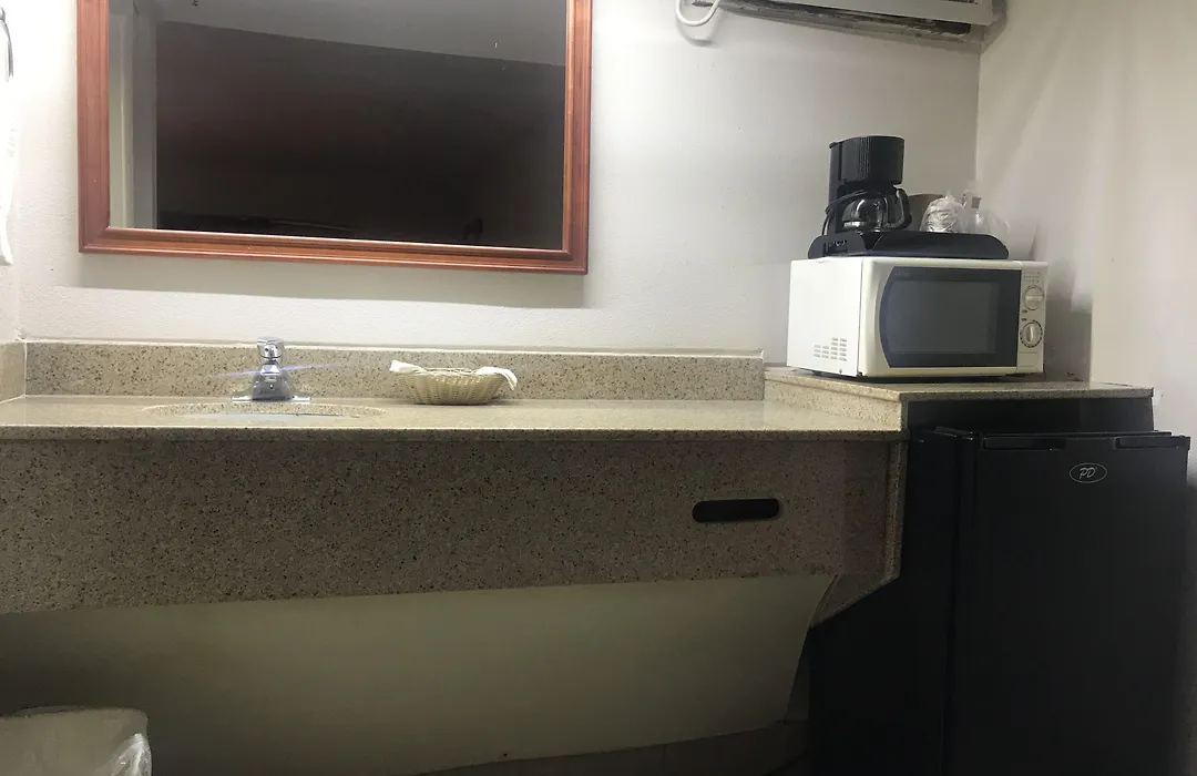 Bear Mount Inn & Suites-1