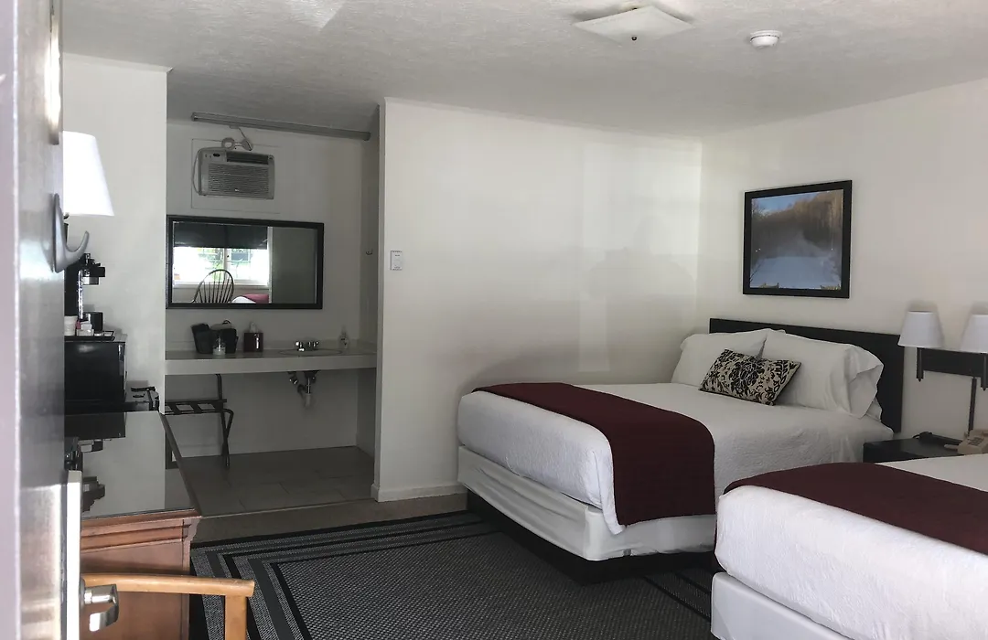 Cardinal Inn-1