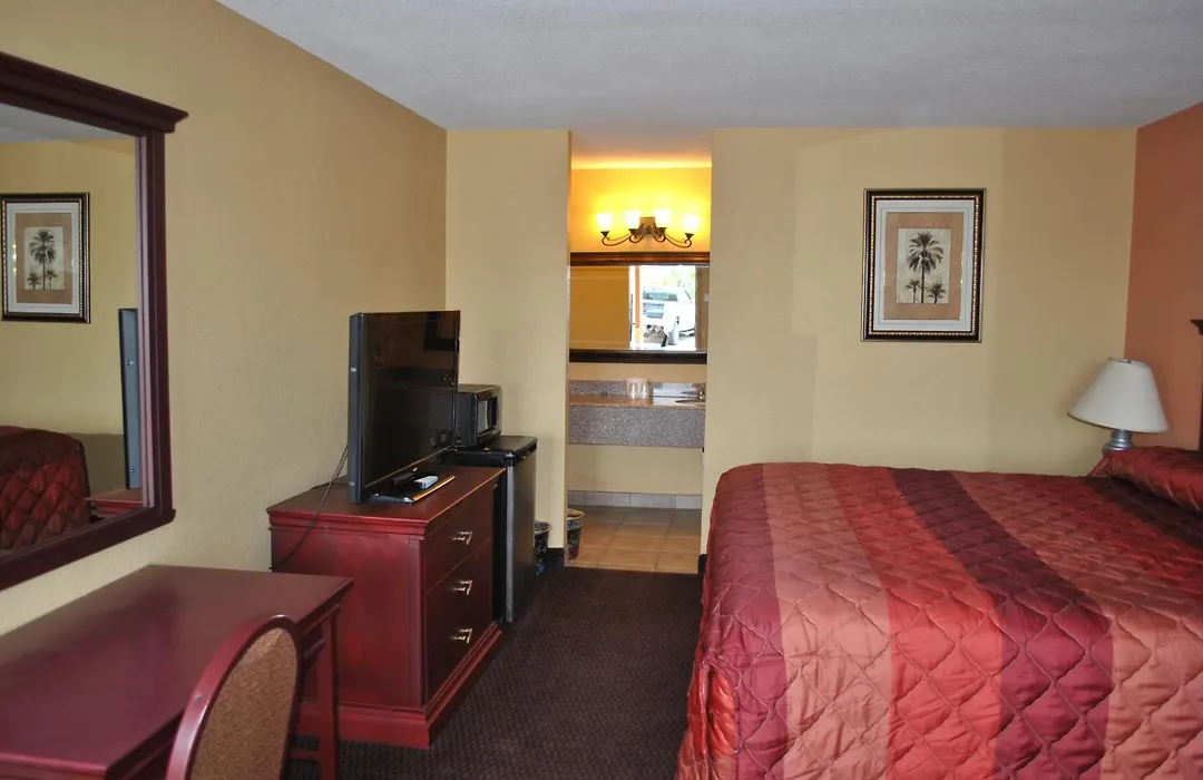 Executive Inn Brookshire-1