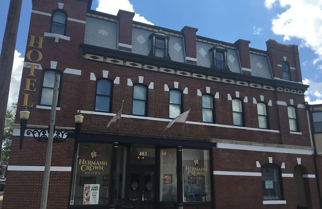 Hermann Crown Suites-1
