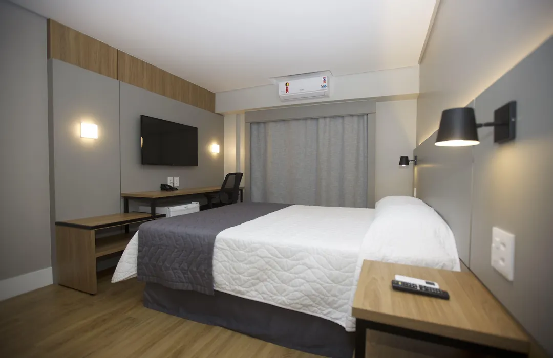 Mogano Business Hotel- Eletroposto-1