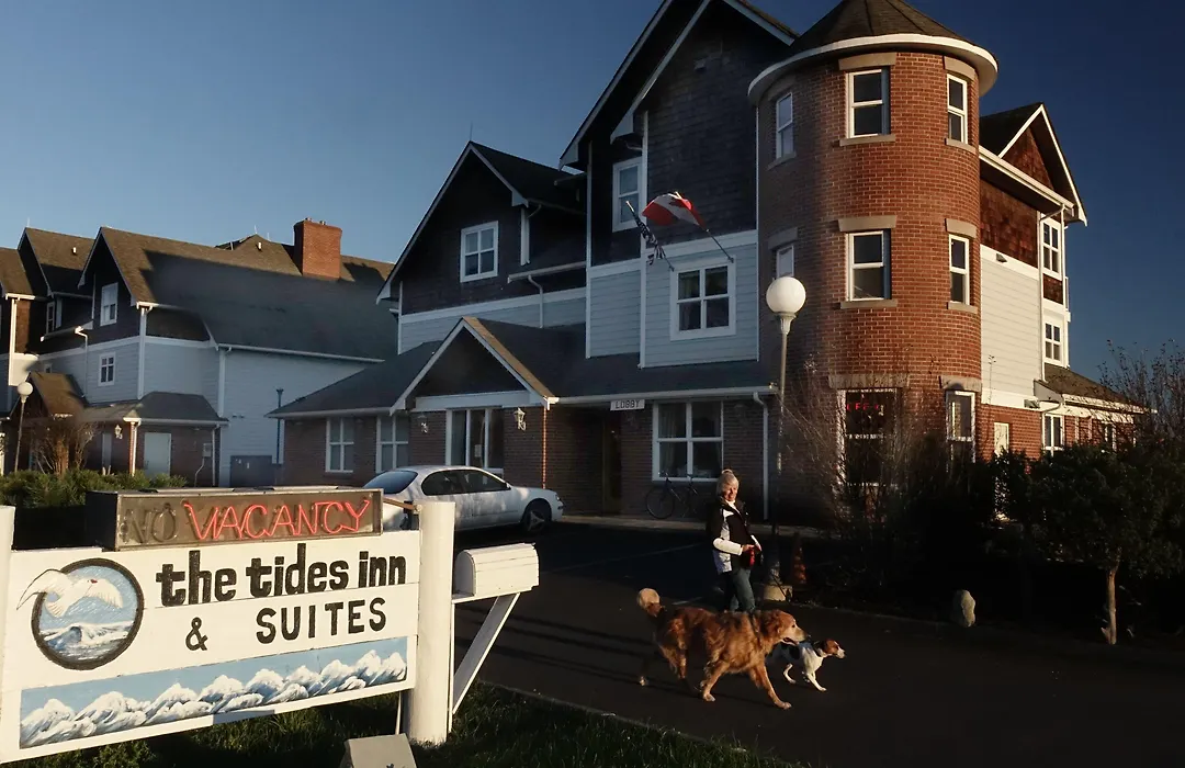 Tides Inn & Suites-1