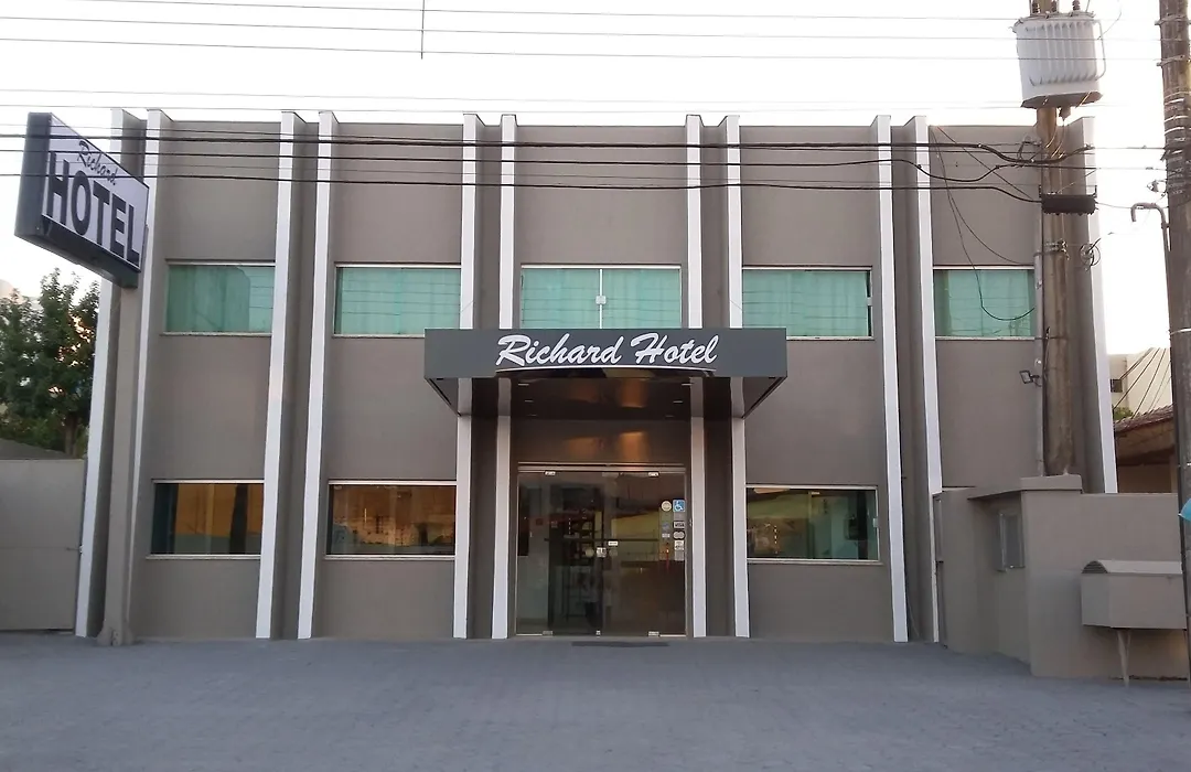 Richard Hotel-1